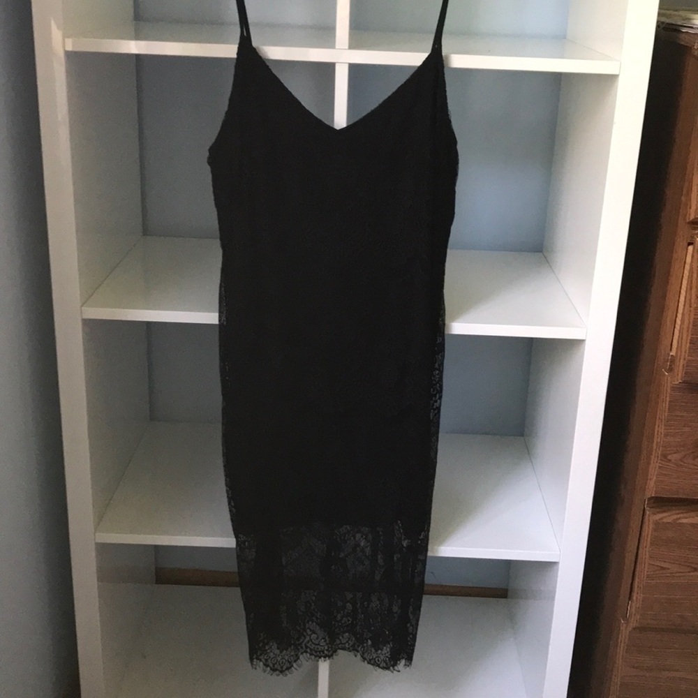 Lace sleepless lace dress